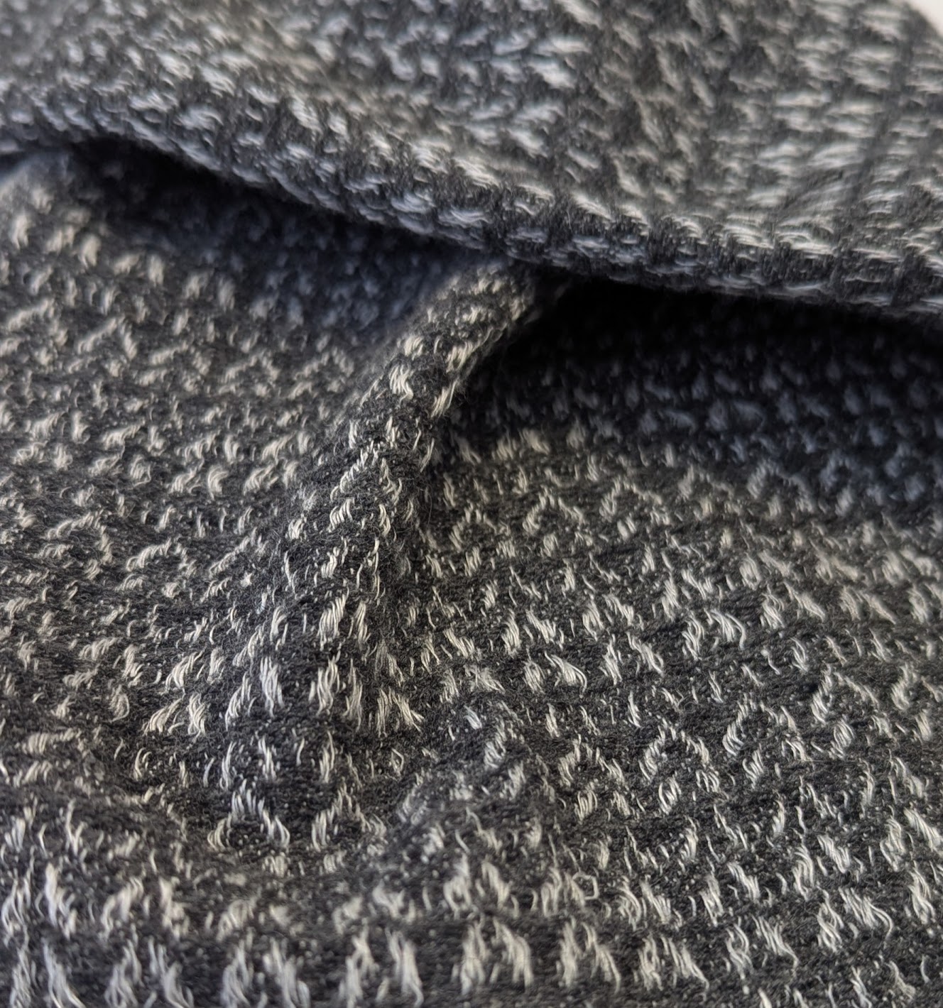 JE2253 — Dark Steel Knit